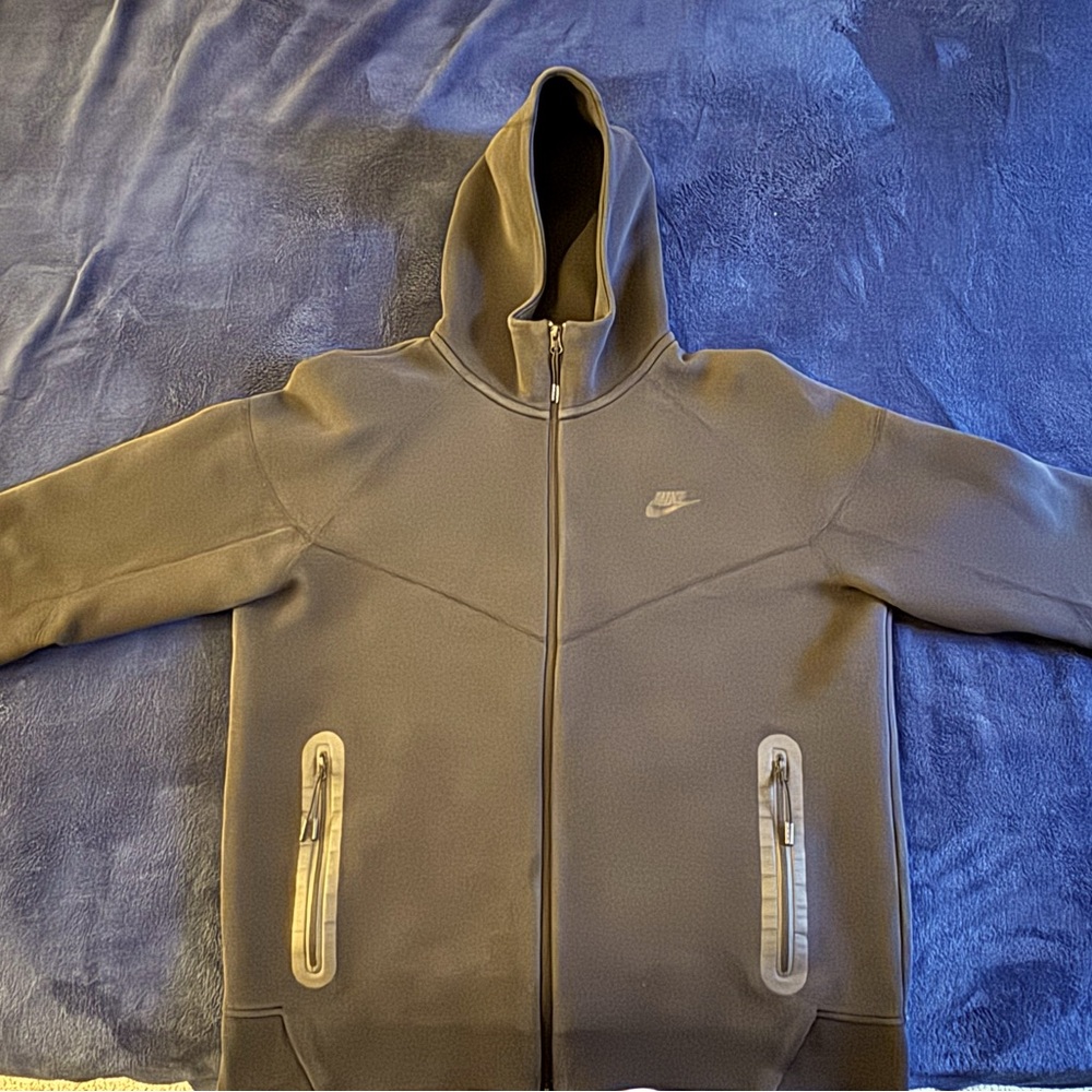 Nike Tech - Black (Mens Large)